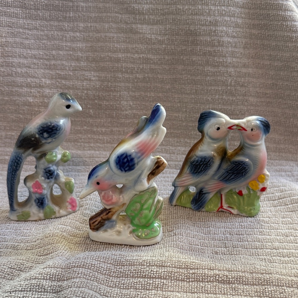 Vintage Porcelain Bird Figurines Set - made in Japan